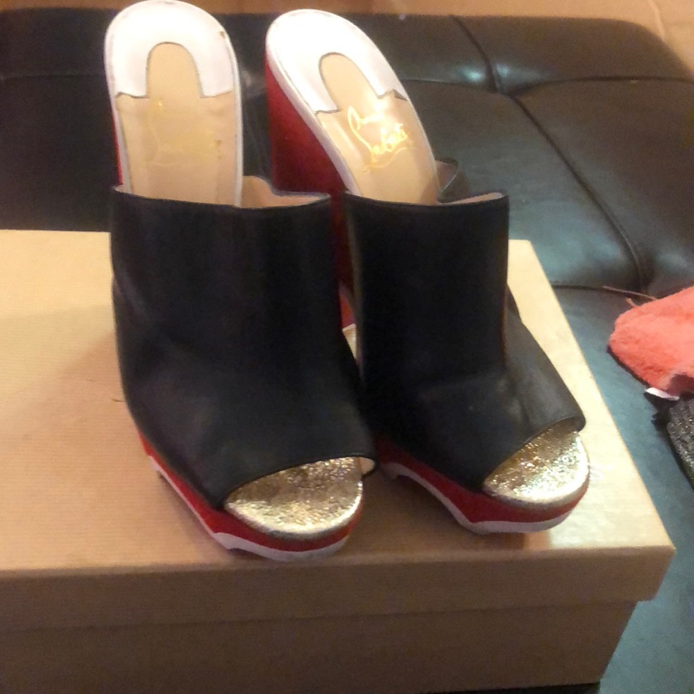 Shoe - Picture 3 of 6